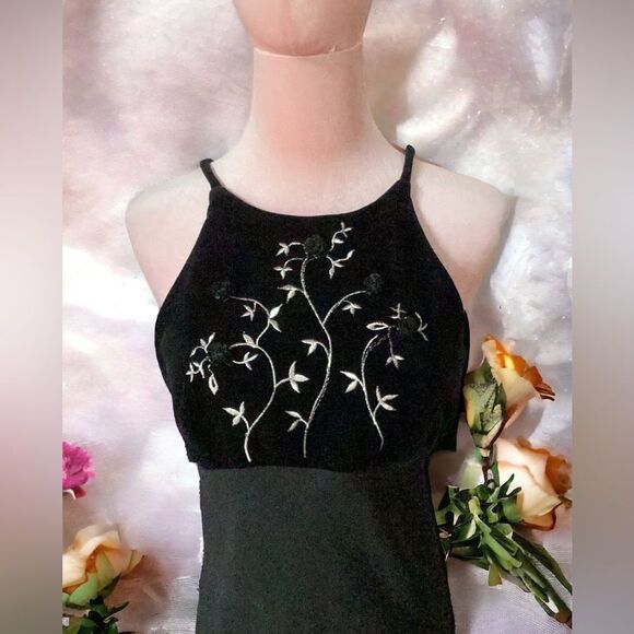 BETSY & ADAM EVENING WEAR LONG DRESS BLACK EMBROIDERY DETAIL FORMAL PROM PARTY - Picture 7 of 10